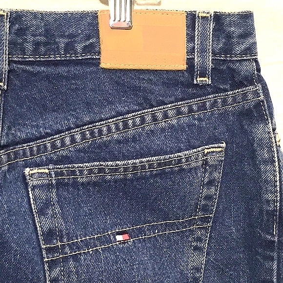10 VINTAGE SUPER HIGH WAISTED CHEEKY RAW CUT DENIM SHORTS - Picture 5 of 8
